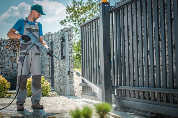 Best Animal Enclosure Cleaning  in Alderwood Manor, WA